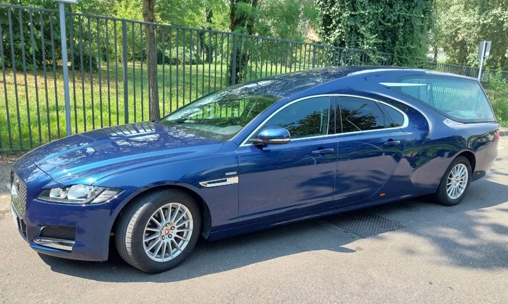 Automezzi funebri 6 Automezzi funebri